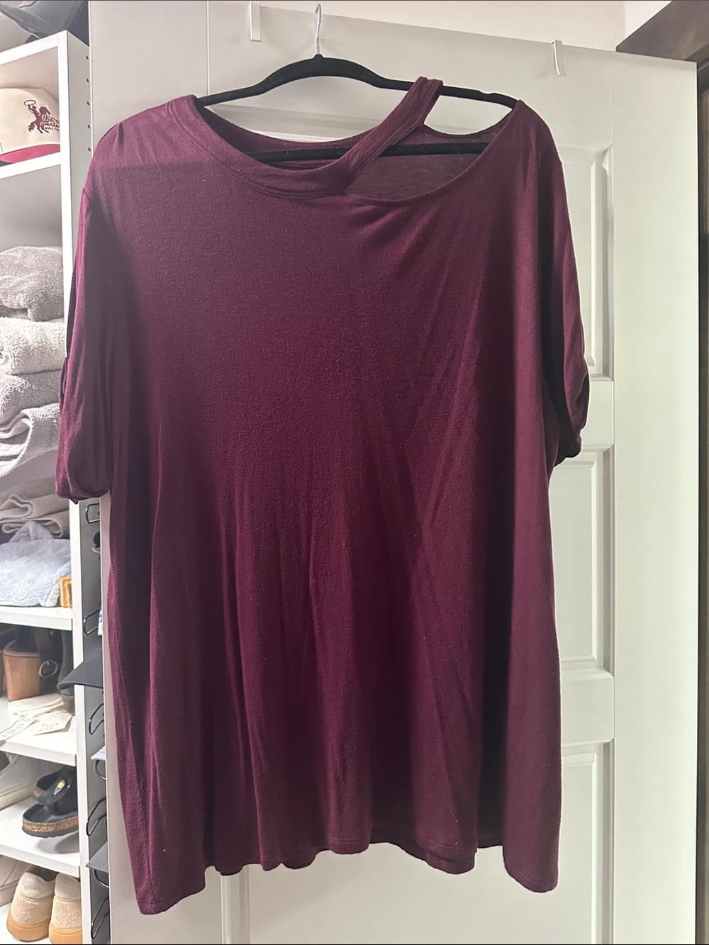 Halogen Short Sleeve Crew Neck Tee in Burgundy